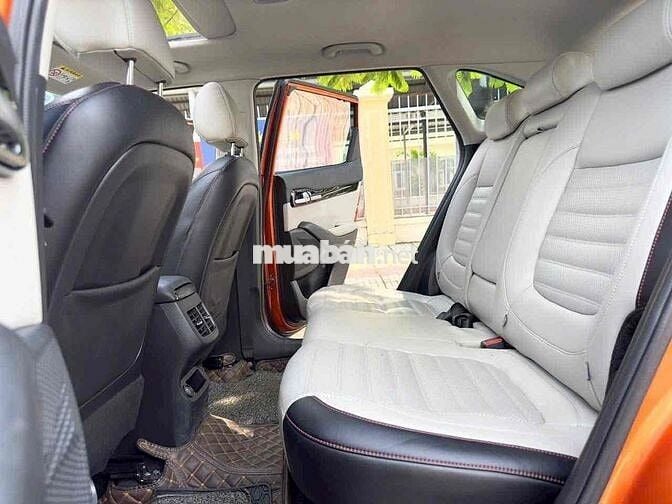 Kia Seltos 2021 1.4  Premium - 67000 km. xe zin.