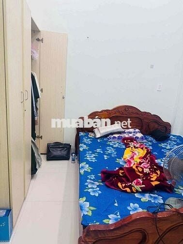 cho thuê nhà nguyên căn nha 2 p ngủ d xe hơi P thống nhất