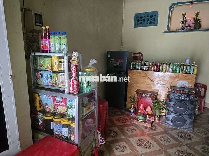 Cần sang gấp quán chè và sinh tố