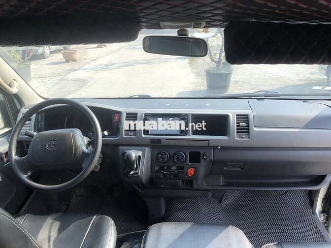 Toyota Hiace 2007 tải van 6 chổ 900kg màu xám