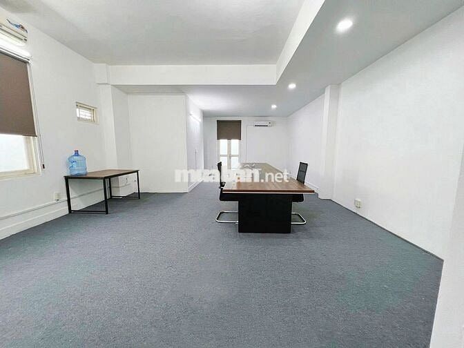 Cho thuê văn phòng 65m2 - 80m2 ở căn góc Khánh Hội Q.4 giá chỉ 15tr