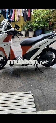 hon đa Vario 150 màu trắng cam đen đời 2020