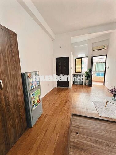 PHÒNG NGỦ SIÊU RỘNG BAN CÔNG LỚN NGAY DH KINH TẾ, DH BÁCH KHOA