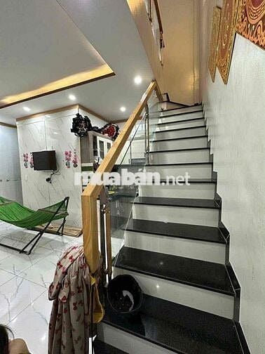 bà chị mình cần bán căn nhà thuộc long bình