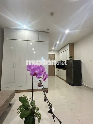 Cần cho thuê căn Studio 34m2 vuông đẹp, full nội thất, 5,5tr bao phí