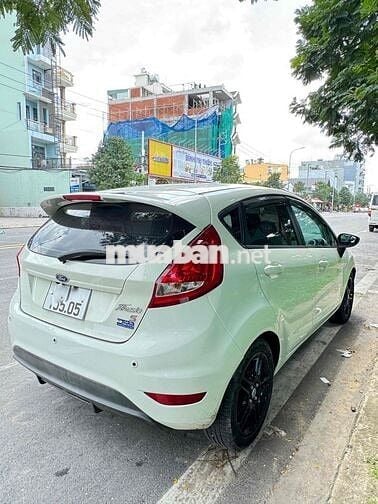 Ford Fiesta 2013 1.6 AT Hatchback - 100000 km