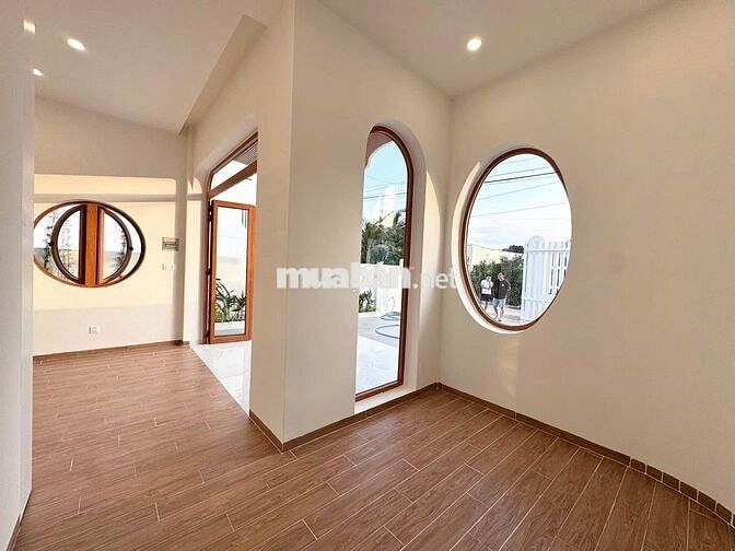 Bán Biệt Thự Vườn mặt tiền đường Liên Hoa