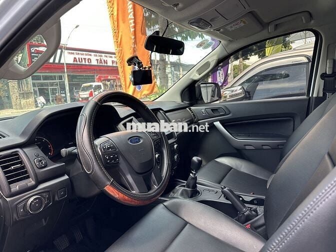 Ford Ranger 2022 số sàn, bảo hành 2026, vay70%