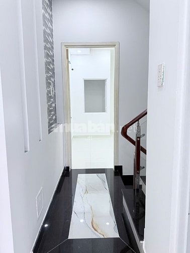 VỊ TRÍ SÁT MẶT TIỀN ĐƯỜNG LỚN PHÙ HỢP DI CHUYỂN QUA CÁC QUẬN