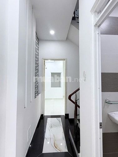 VỊ TRÍ SÁT MẶT TIỀN ĐƯỜNG LỚN PHÙ HỢP DI CHUYỂN QUA CÁC QUẬN