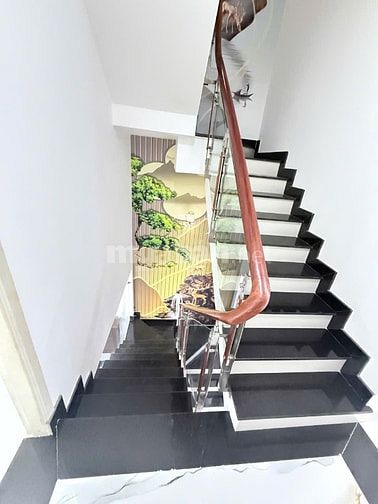 VỊ TRÍ SÁT MẶT TIỀN ĐƯỜNG LỚN PHÙ HỢP DI CHUYỂN QUA CÁC QUẬN