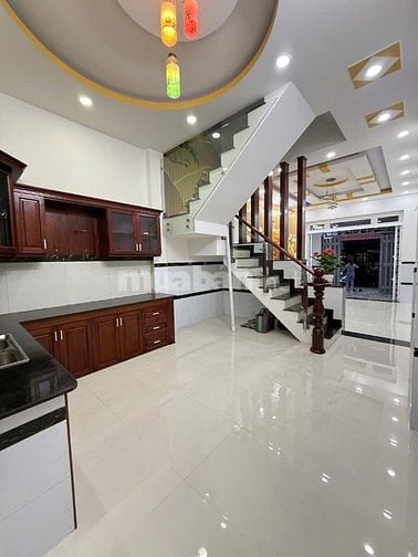 VỊ TRÍ SÁT MẶT TIỀN ĐƯỜNG LỚN PHÙ HỢP DI CHUYỂN QUA CÁC QUẬN