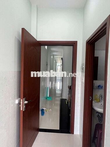 Phòng cho thuê (nhà mặt tiền, mới 100% gần Ngã Tư Bảy Hiền)