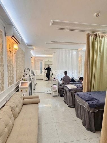 THANG MÁY -MẶT TIỀN LÀNG HOA PHÚ NHUẬN CHO THUÊ 