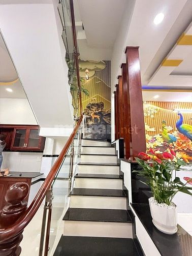 VỊ TRÍ SÁT MẶT TIỀN ĐƯỜNG LỚN PHÙ HỢP DI CHUYỂN QUA CÁC QUẬN