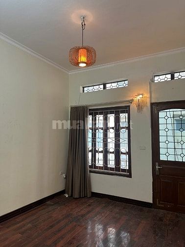 Cho thuê nhà riêng mặt ngõ to tại phố Lý Nam Đế, quận Hoàn Kiếm, HN