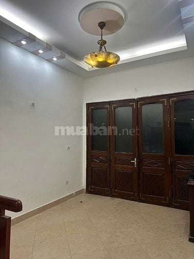 Cho thuê nhà riêng mặt ngõ to tại phố Lý Nam Đế, quận Hoàn Kiếm, HN