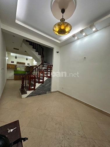 Cho thuê nhà riêng mặt ngõ to tại phố Lý Nam Đế, quận Hoàn Kiếm, HN