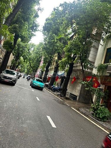 Cho thuê nhà riêng mặt ngõ to tại phố Lý Nam Đế, quận Hoàn Kiếm, HN