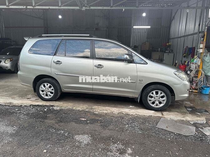Toyota Innova 2006 G - 150000 km