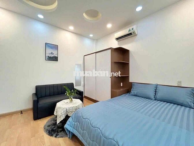 Căn Hộ Full Nội Thất Ban Công Gần Đại Học Hutech,UTH,Ngoại Thương