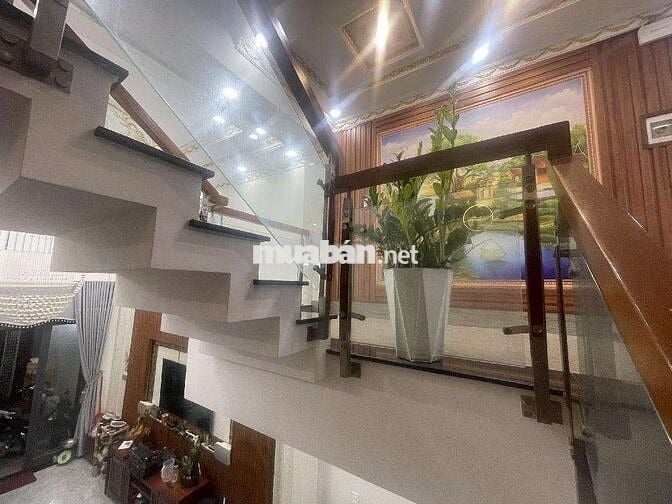 Mặt tiền bờ kênh - Thạnh xuân 24 - 80m2 - 4 tầng - Giá 6 tỷ