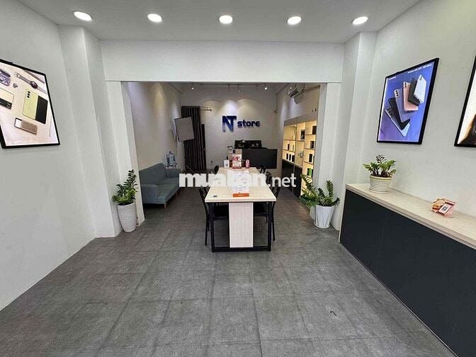 Cần sang nhượng lại mặt bằng kinh doanh Vị Trí đẹp , sầm uất bậc nhất