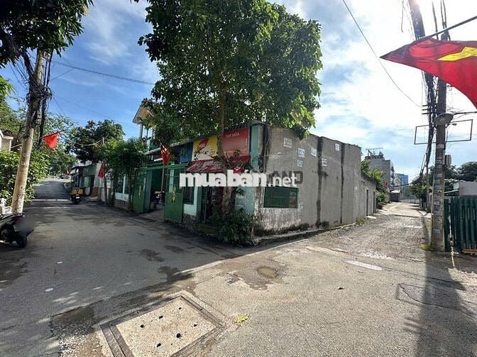 NGỘP BÁN GẤP LÔ ĐẤT HẺM 16M ĐƯỜNG PHẠM VĂN ĐỒNG, NGANG 5,5 MÉT.