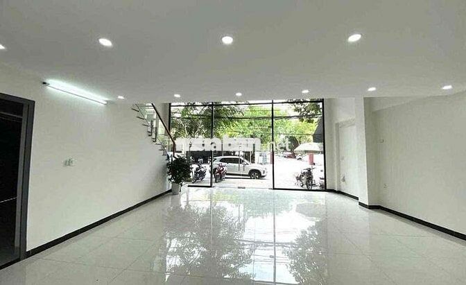 Nhà Mặt Tiền Ngang 8m - 6PN - Trung Tâm Hải Châu