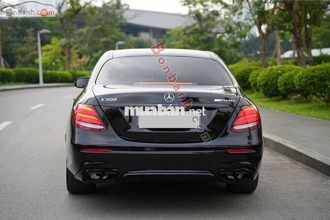 Xe Mercedes Benz E class E300 AMG 2019