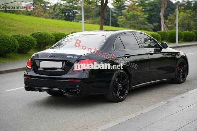 Xe Mercedes Benz E class E300 AMG 2019