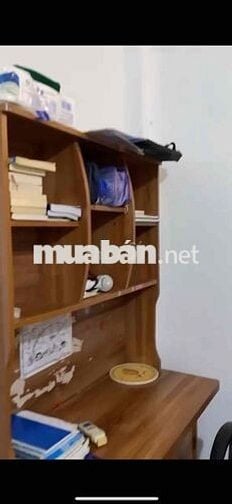 cho thuê trọ giá rẻ chỉ 1tr9 có sẵn bàn học , giường , tủ quần áo ghỗ.