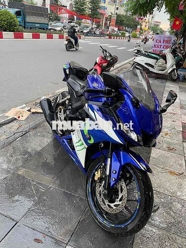Cầm đồ thanh lý xe R15V3 đk năm 2019 mầu xanh .