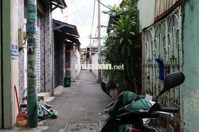 Cần bán nhà diện tích lớn 128m2 hẻm nhỏ giá rẻ