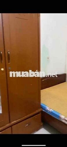 cho thuê trọ giá rẻ chỉ 1tr9 có sẵn bàn học , giường , tủ quần áo ghỗ.
