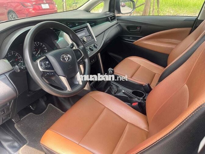 Toyota Innova 2017 2.0E  một chủ xe đẹp suất sắc