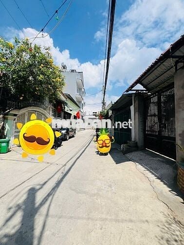 BÁN ĐẤT TẶNG NHÀ 2 TẦNG CÁCH PHẠM VĂN ĐỒNG VÀI BƯỚC CHÂN_HẺM XE TẢI