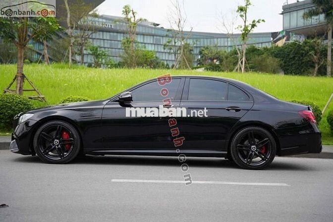 Xe Mercedes Benz E class E300 AMG 2019