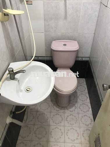Nhà mới sửa, sạch sẽ, 1 lầu đúc, 4m x 6m, 1PN, 2WC, hẻm 2m Bà Hom