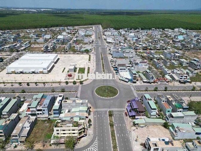 Cần bán gấp lô 125m2 giá 2tỷ2 ngay khu TĐC Lộc An Bình Sơn, gần chợ