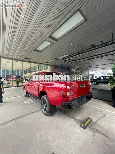 Toyota Hilux 2.4L 4x2 AT 2025