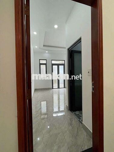 Nhà 1 trệt 3 lầu sân thượng hẻm 151 liên khu 4/5 BHH B bình tân