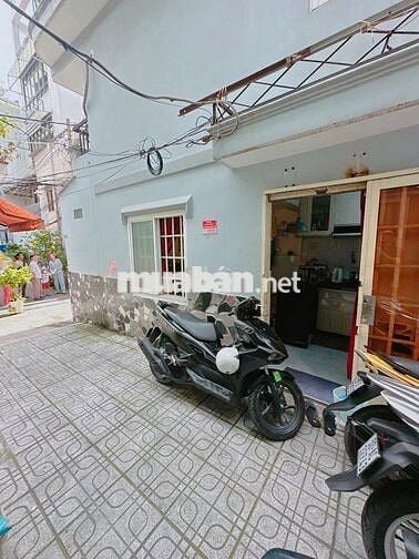 BÁN NHÀ HXH VF3 2MT CÓ SÂN ĐỂ XE RIÊNG -3,4X8 -4PN