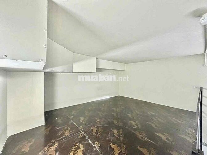 Trống sẳn phòng giữa VHU và  Đại học công thương siêu mới