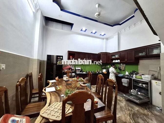 GẤP BÁN NHÀ BÌNH TÂN 4 tầng BTCT, DT 5x14m, hẻm nhựa 6m, chỉ 5.05 tỷ