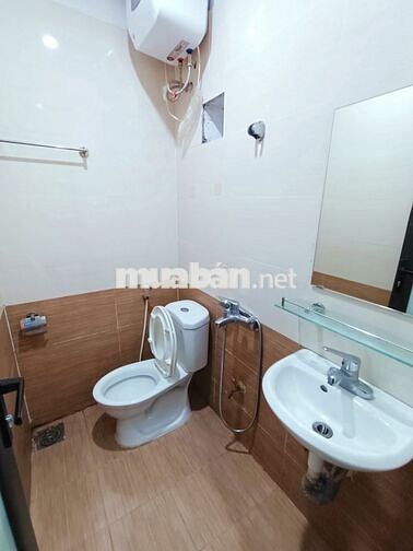 Ở luôn  2n1k  60m2  ban công thoáng, ô tô đỗ cửa, ngõ 8 Lê Quang Đạo