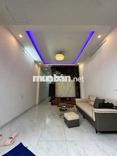 Bán nhà Trần Thái Tông Cầu Giấy Gần ĐH Quốc Gia 35m 5Tầng. Giá 7.5 Tỷ