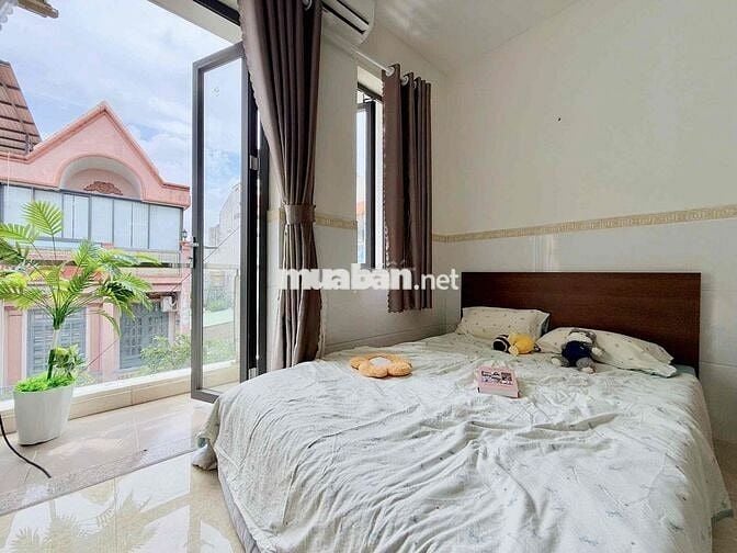 CĂN HỘ BAN CÔNG - NGAY ĐẠI HỌC CÔNG THƯƠNG - GẦN TRƯỜNG CHINH , ETOWN