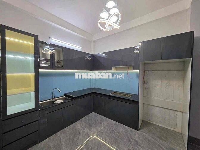 Cho Thuê Nhà Lầu Trệt Nguyên Căn Mặt Tiền Ở Đông Hoà - Dĩ An