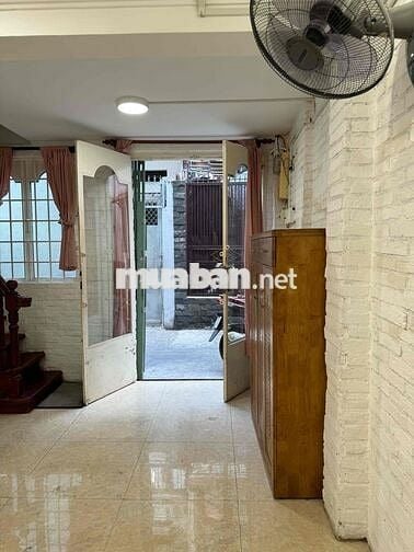 Nhà nhỏ tiện nghi phù hợp vợ chồng trẻ (và con nhỏ)